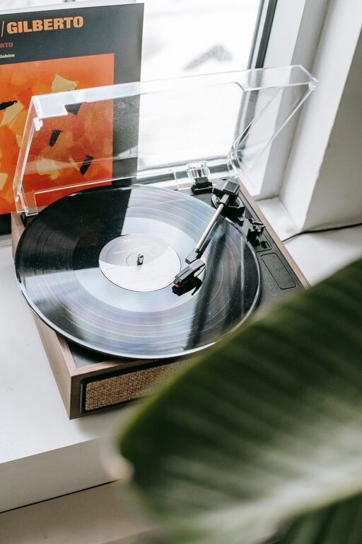 How to Create a Relaxing Playlist for Evenings: A Step-by-Step Guide